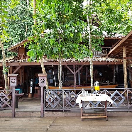 Raja Ampat Dive Resort Tapokreng Exteriör bild