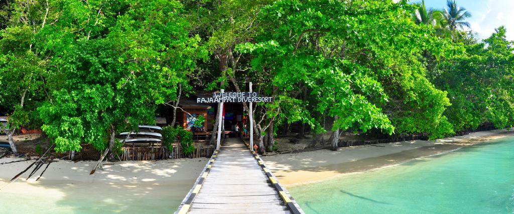 Raja Ampat Dive Resort Tapokreng Exteriör bild