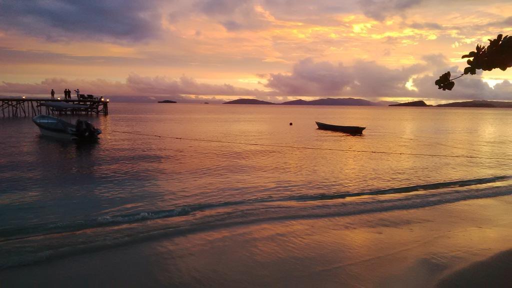Raja Ampat Dive Resort Tapokreng Exteriör bild