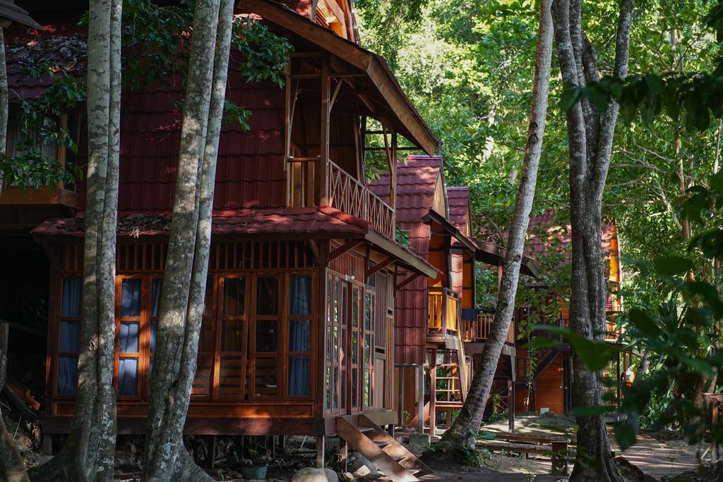 Raja Ampat Dive Resort Tapokreng Exteriör bild